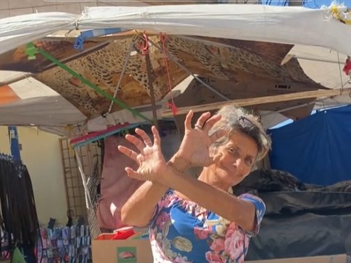 VIDEOS: Abuelita se vuelve viral tras demostrar su amor al Motagua