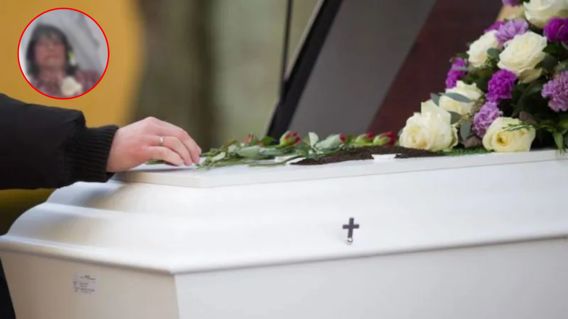 mujer ojos funeral