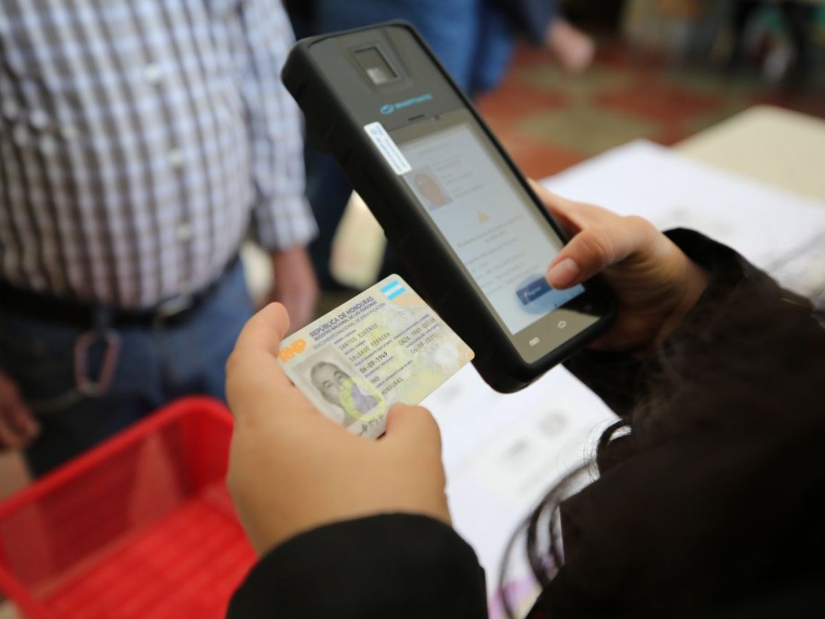 CNE decide adjudicar la implementación del sistema de identificación biométrica para elecciones 2025