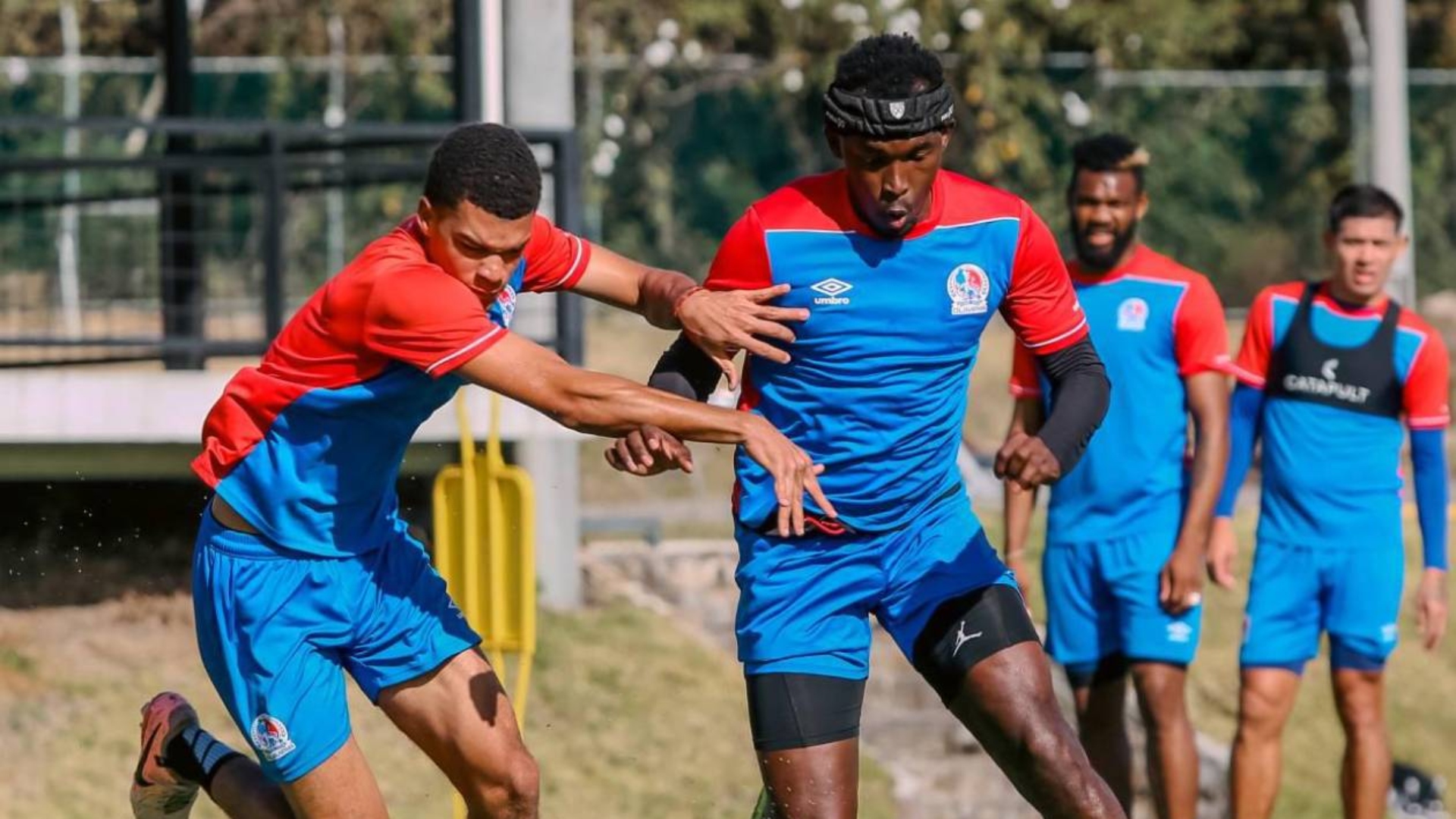 ¿Lo veremos en acción? Alberth Elis se encuentra preparado para jugar con Olimpia