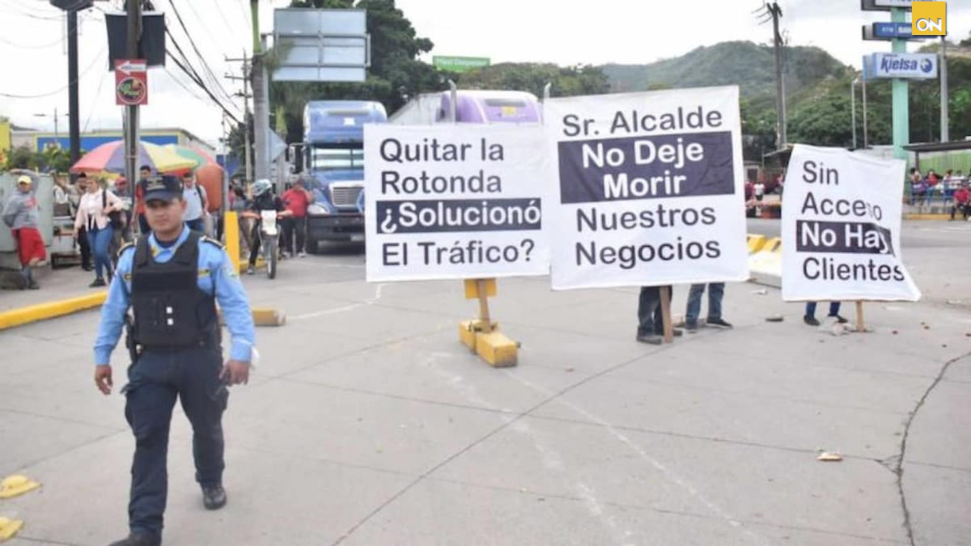 Locatarios mercado Perisur protestas