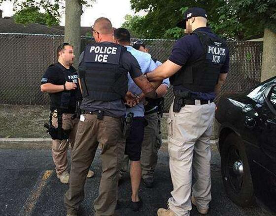 ICE estaría poniendo “trampas” a migrantes que acuden a citas migratorias