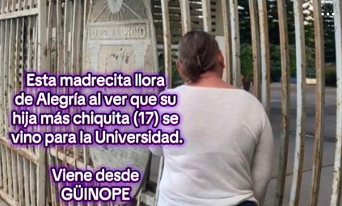 Madre solo hay una’: Hondureña llora al despedir a su hija que inicia clases en la UNAH