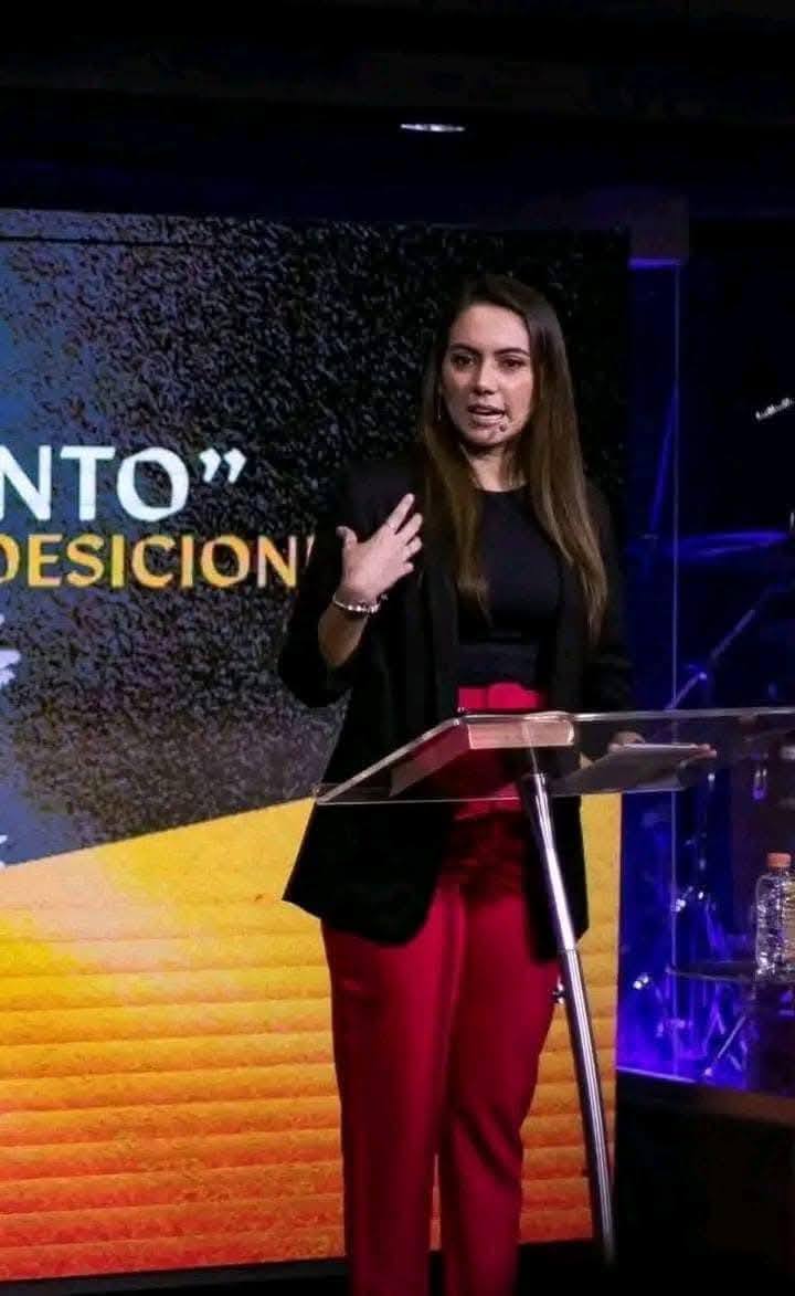 Capturan a pastora y su amante por supuestamente robarse el diezmo de la iglesia