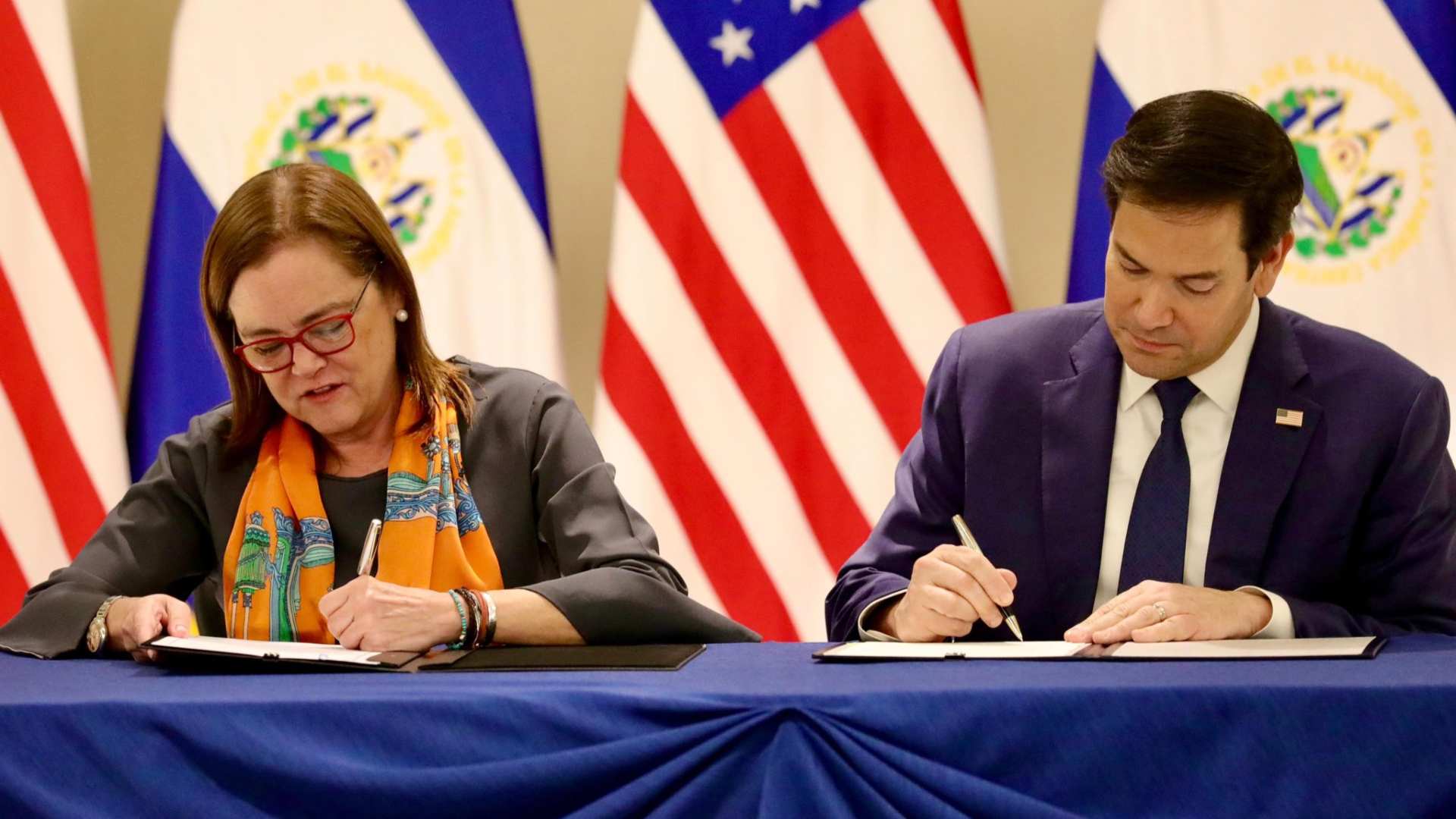 Estados Unidos y El Salvador firman cooperación nuclear