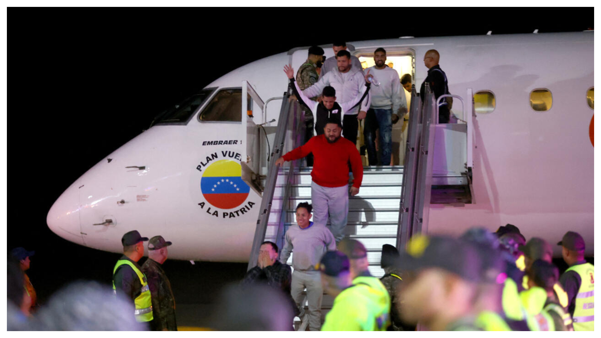 Honduras recibe vuelo humanitario con migrantes venezolanos deportados en colaboración con los gobiernos de EE.UU. y Venezuela