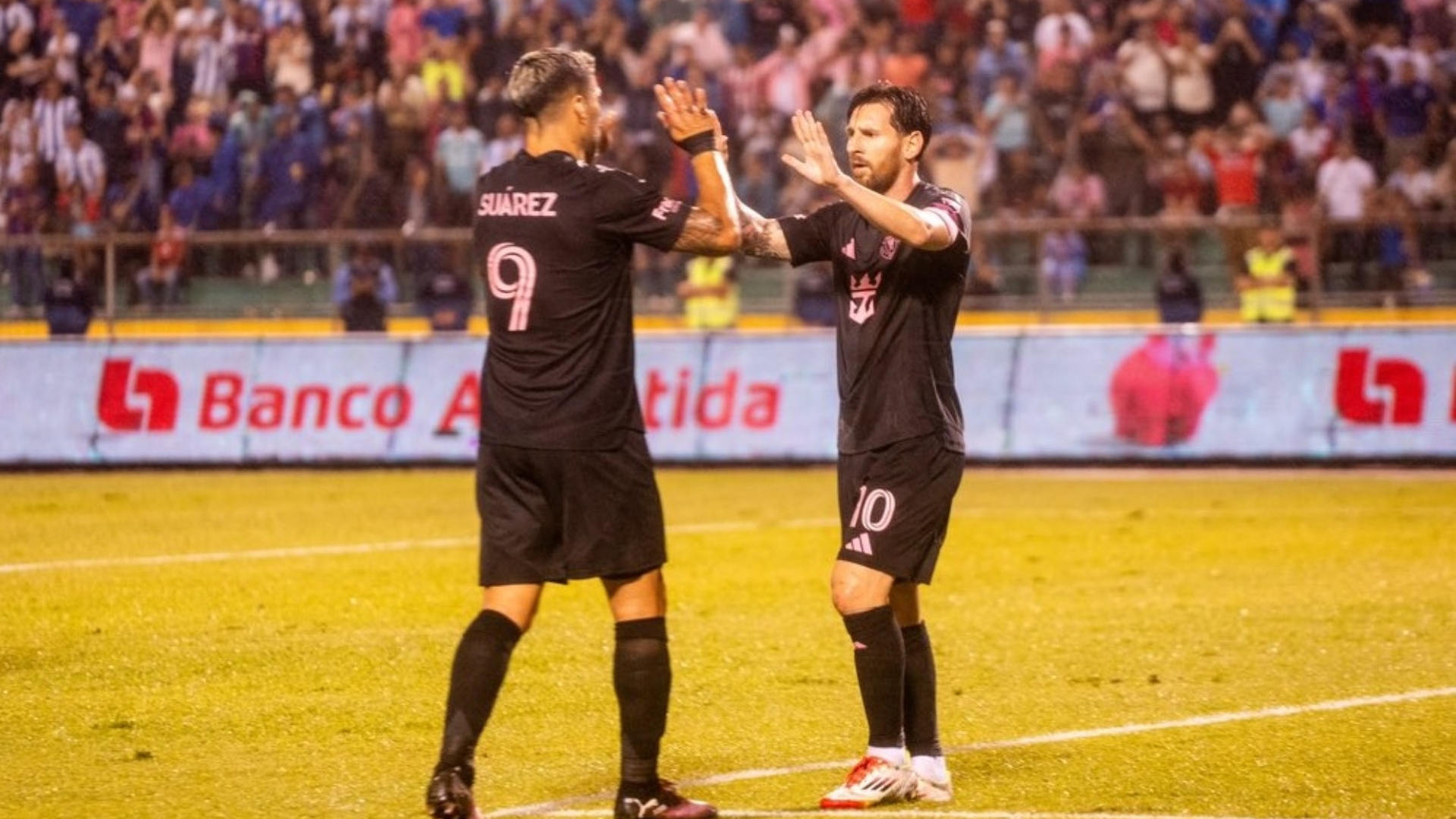 Inter Miami realiza un gesto de agradecimiento a los aficionados hondureños en el Estadio Olímpico