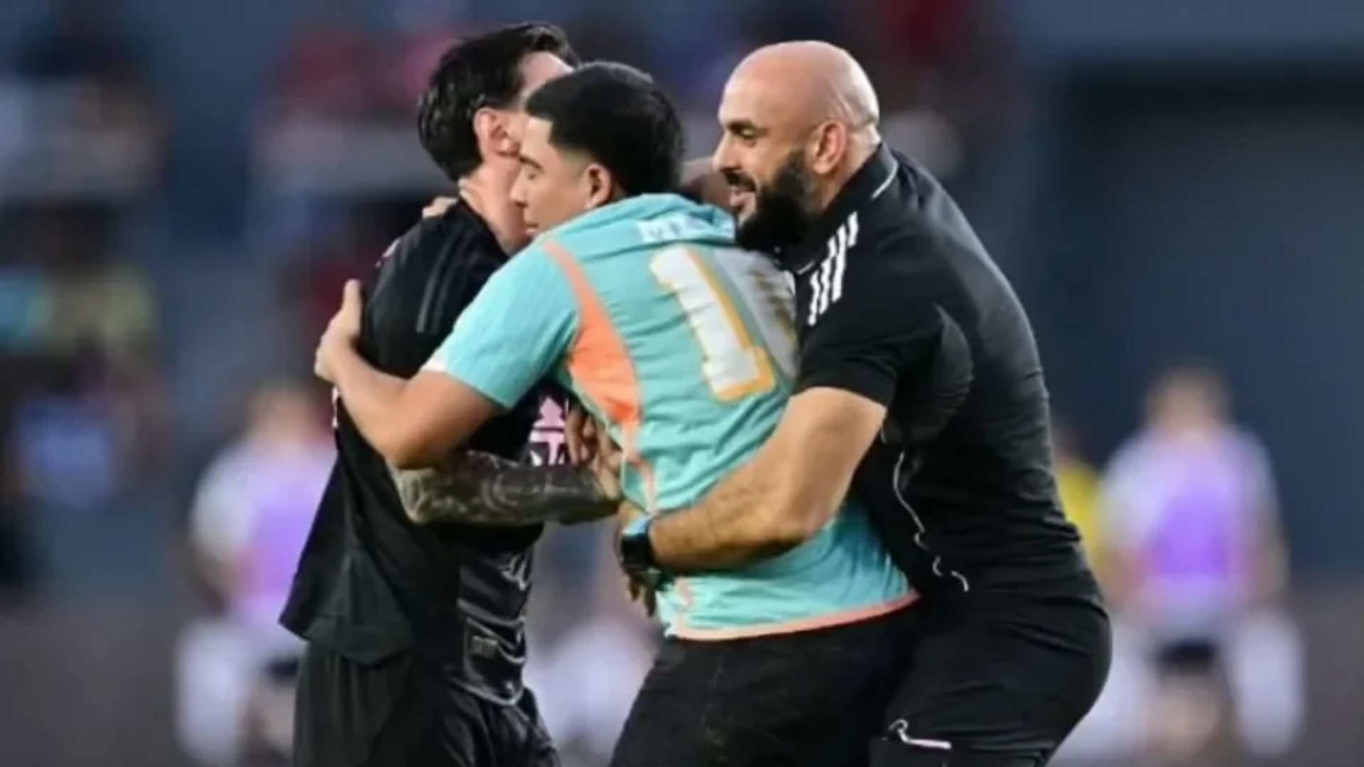 Atención hondureños | La multa que pagarías si ingresas a la cancha para abrazar a Messi en el estadio
