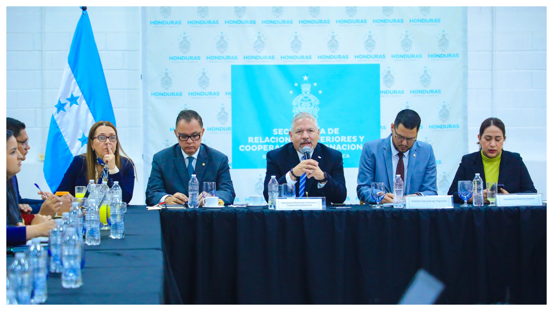 Resultados de la reunión entre autoridades del gobierno y presidentes de las cámaras de comercio