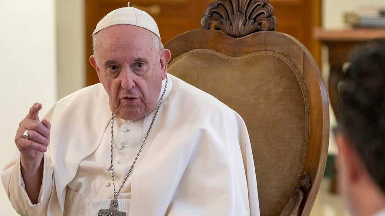 Papa Francisco firma su renuncia, según confirmación del Vaticano