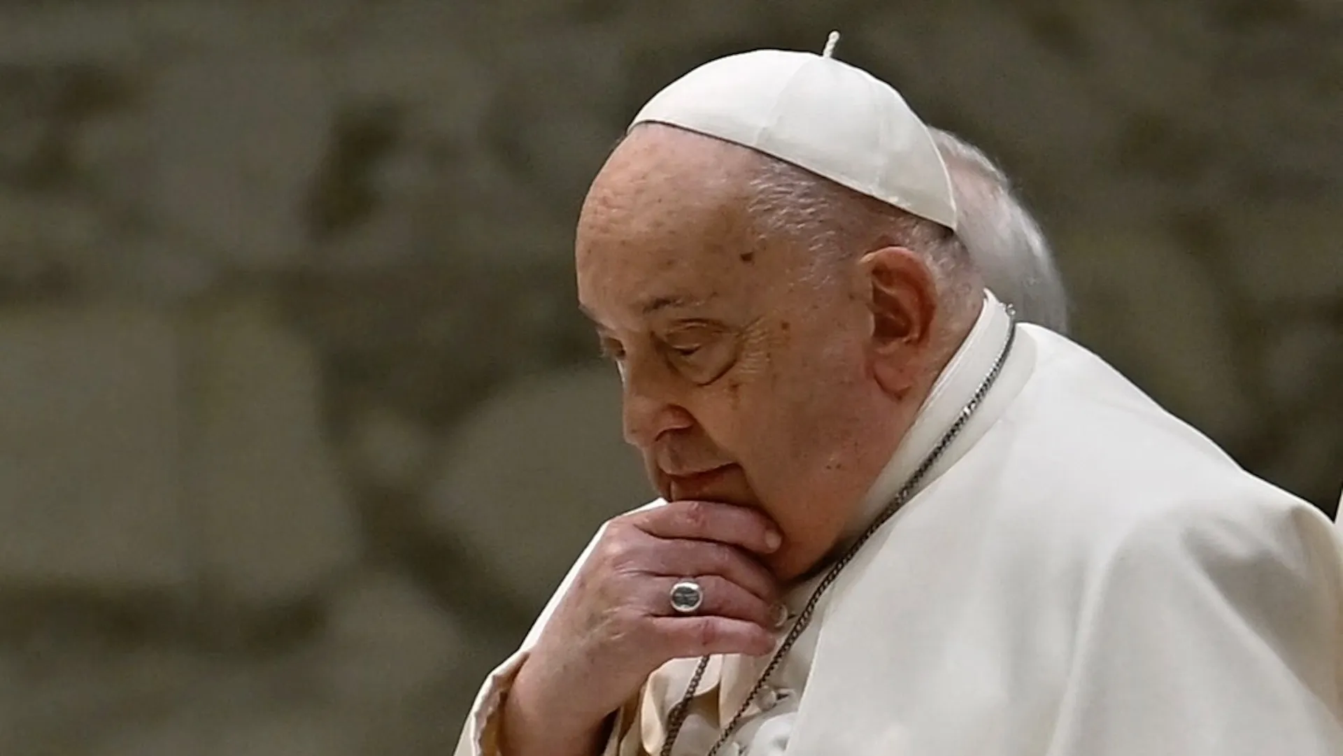 “El papa no está fuera de peligro” más detalles sobre su estado de salud