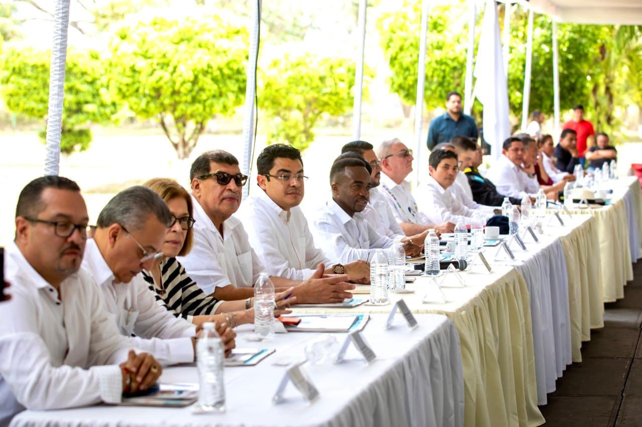 Consejo de Ministros de Honduras discute y aprueba en Olancho varios decretos