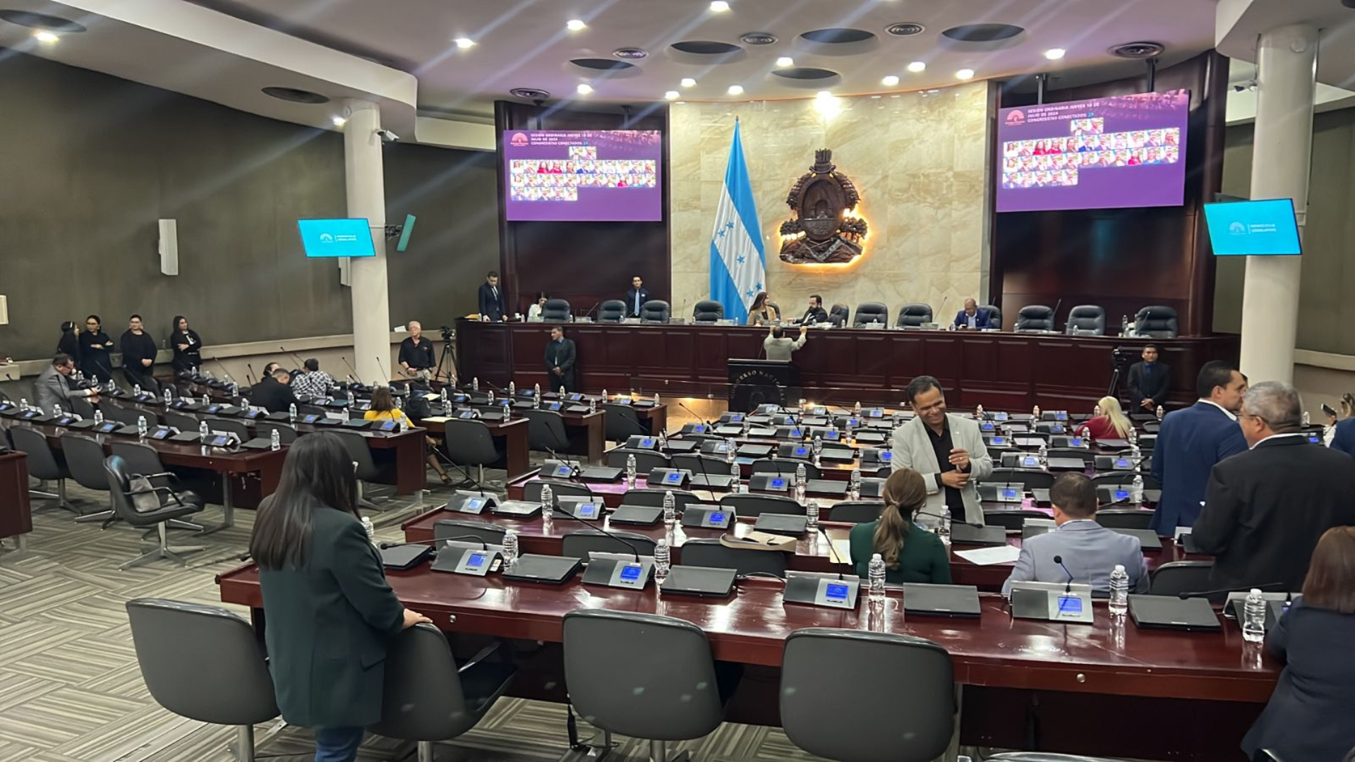 Repudio genera en diferentes sectores la prolongación del receso en el Congreso Nacional