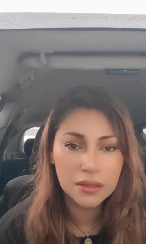 Hermana de azafata 