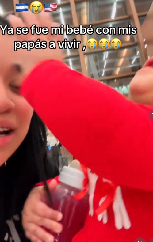 Hondureña envia a su hija a Honduras por miedo a ser deportada Hondureña envía a su hija a Honduras por miedo a ser deportada