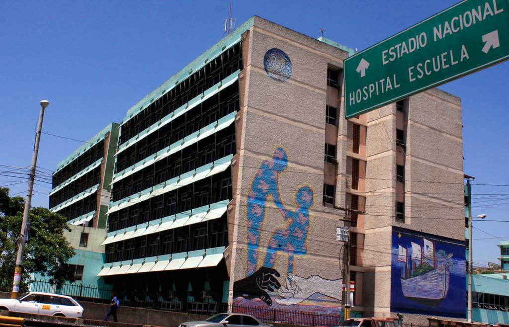 Hospital Escuela habilita líneas telefónicas para brindar información a familiares de pacientes internos | Diario Paradigma