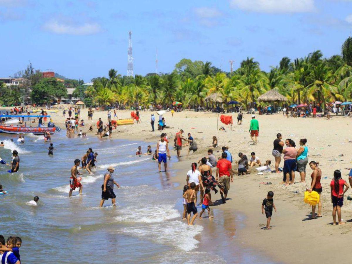 Días de semana santa en 2025