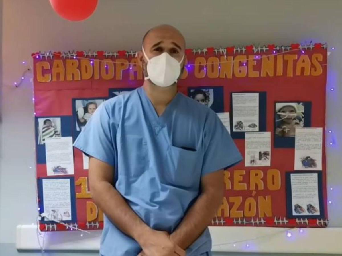 Medico cirujano, Víctor Paz Flores.