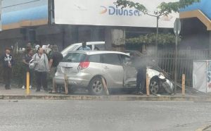 Fuerte accidente de tránsito en San Pedro Sula deja varias personas heridas