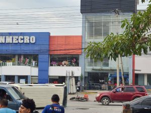 Fuerte accidente de tránsito en San Pedro Sula deja varias personas heridas