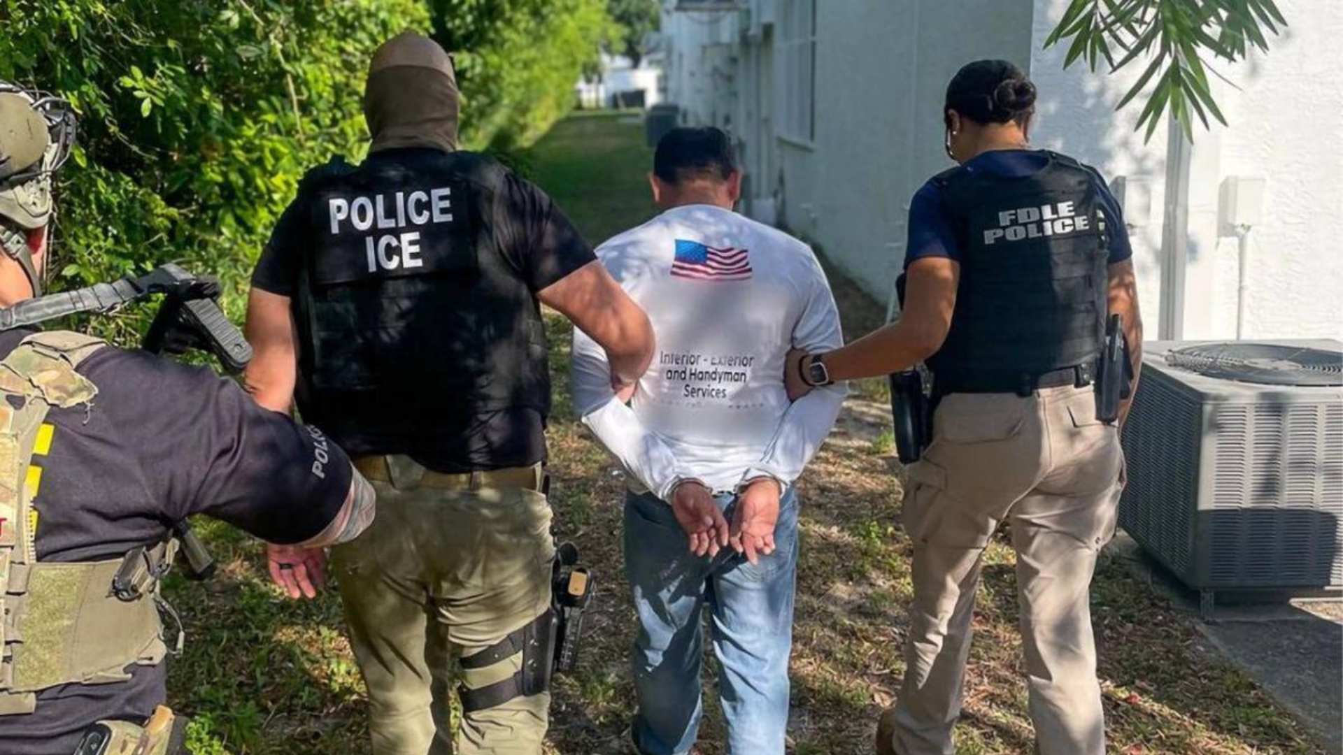 Gobierno de Trump anuncia que redadas de inmigración en lugares de trabajo se triplicarán en EE UU