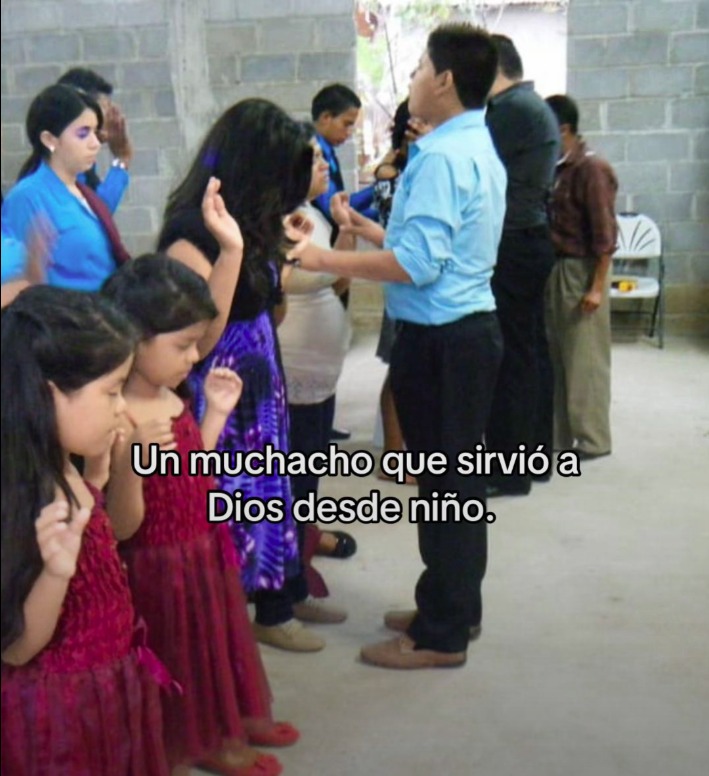 Antonio Sandrez muestra cómo fue su infancia sirviendo a Dios
