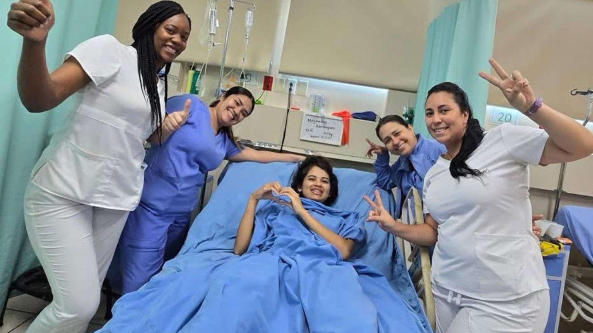 Joven sobreviviente de accidente en Roatán es dada de alta; agradece al personal médico