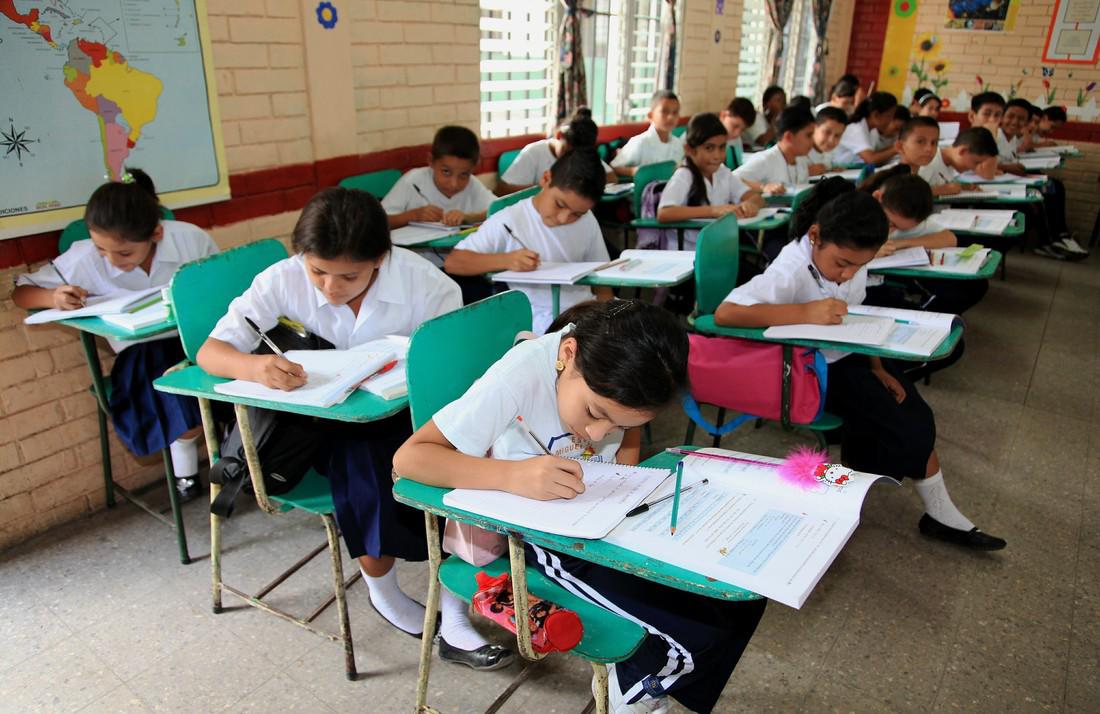 Libro del Golpe de Estado será obligatorio en las escuelas