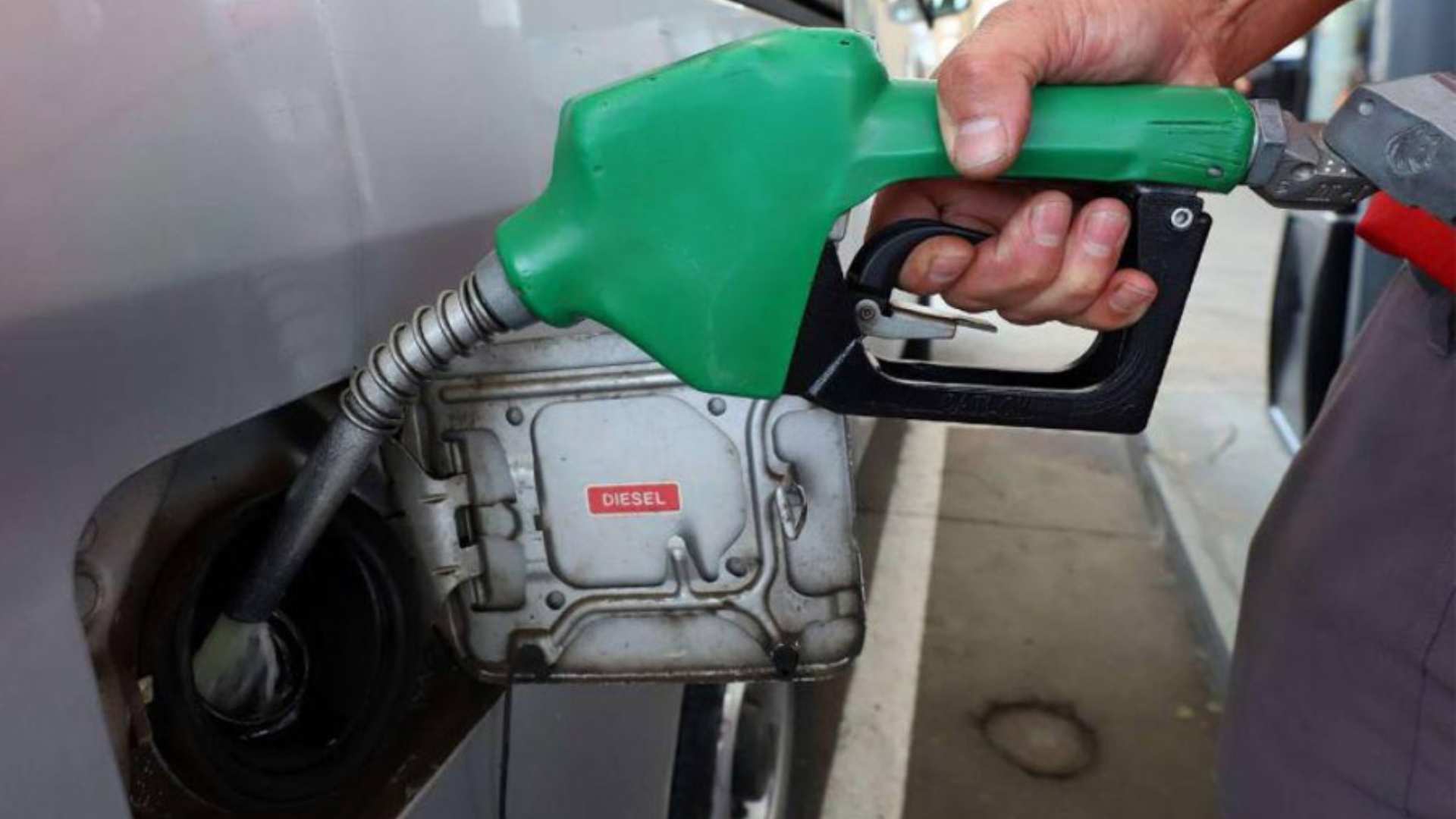 Rebajas en los precios de los combustibles después de Semana Santa en Honduras