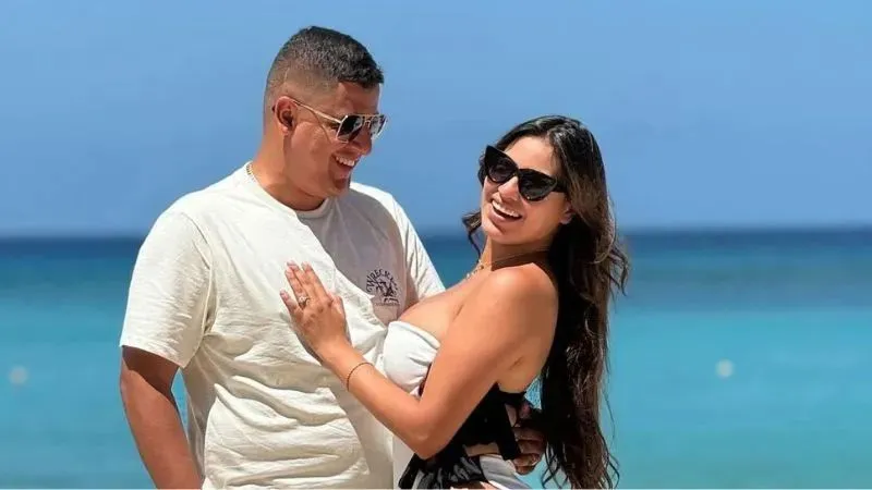 Aparece mujer que expone mensajes de Javian Thompson