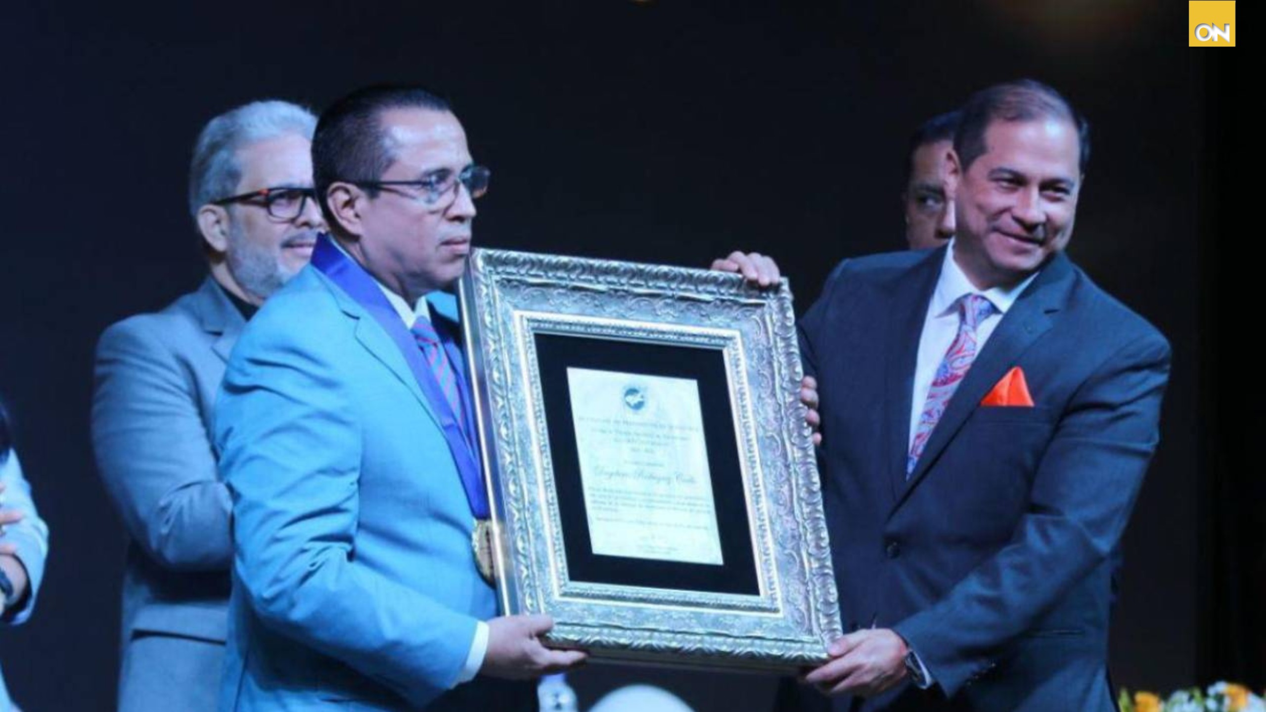 Dagoberto Rodríguez gana premio como periodista del año