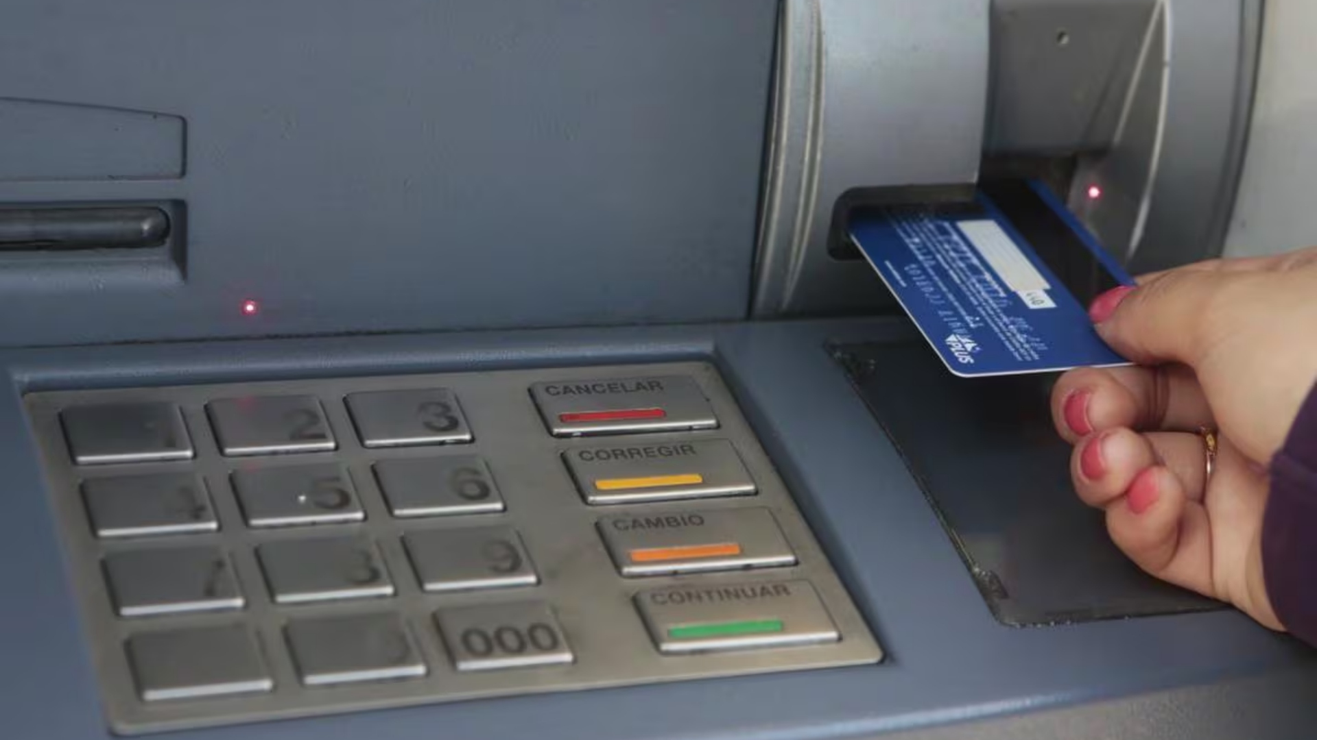 Hondureña pierde sus ahorros tras olvidar su tarjeta en un cajero en Choluteca