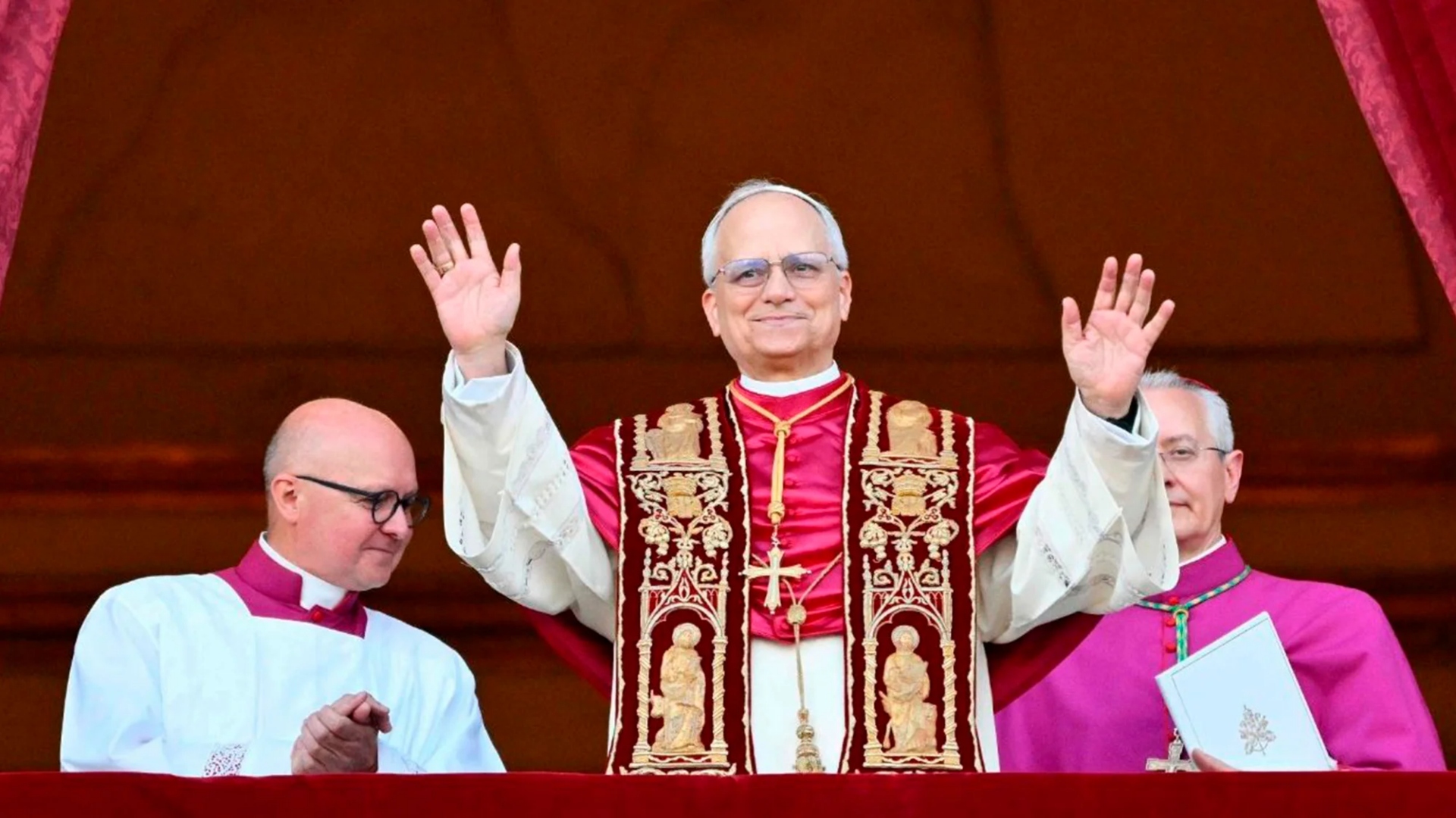 León XIV pronuncia su primer discurso como nuevo líder de la Iglesia Católica