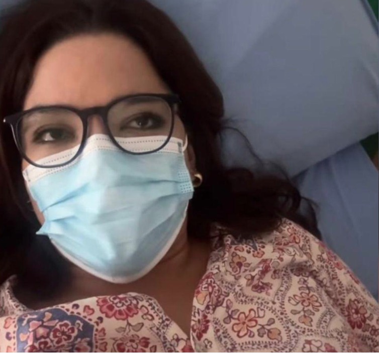 Preocupa el estado de salud de la periodista Ariela Cáceres tras publicar video desde un centro asistencial 