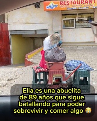Indignación por abuela que vende tortillas por órdenes de su nieta, quien le paga apenas 100 lempiras