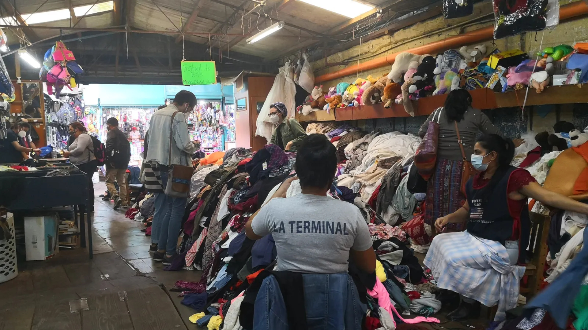 joven contrae enfermedad en la piel por ponerse ropa usada
