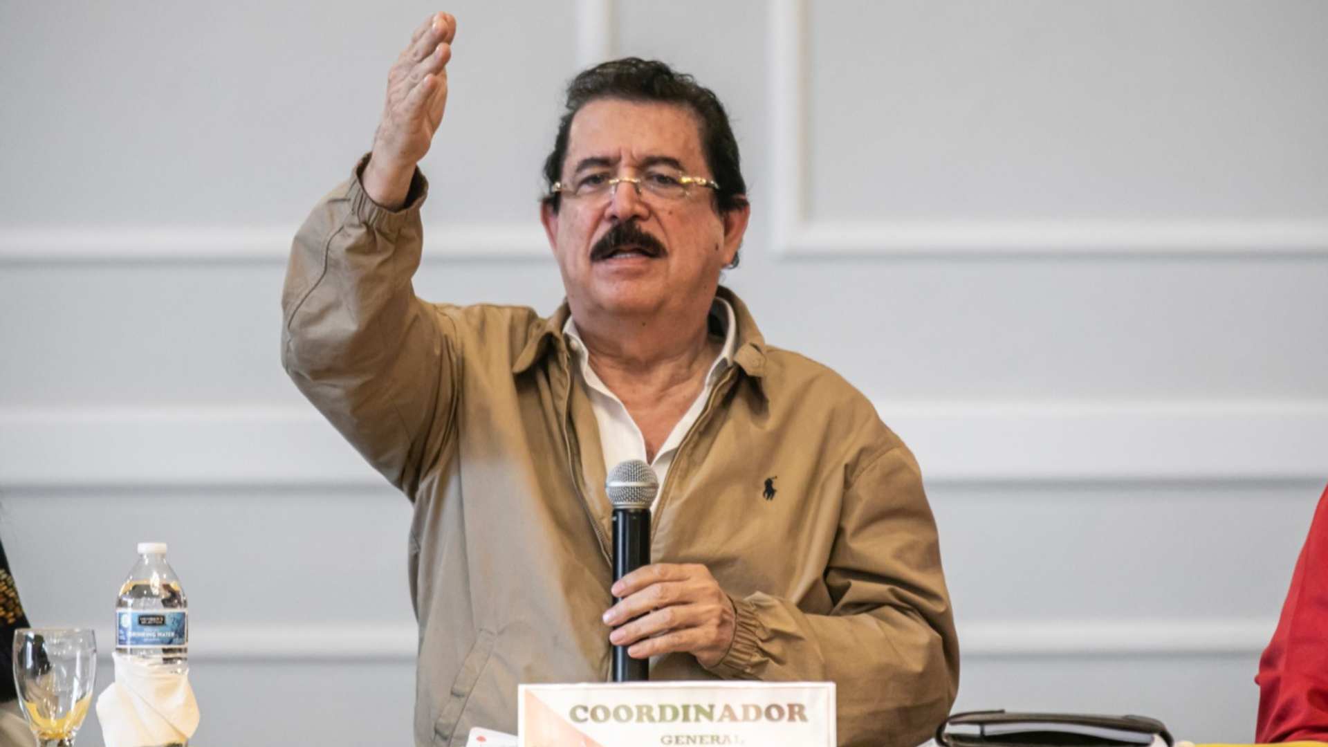 Reunión de Mel Zelaya con las bases del Partido Libre