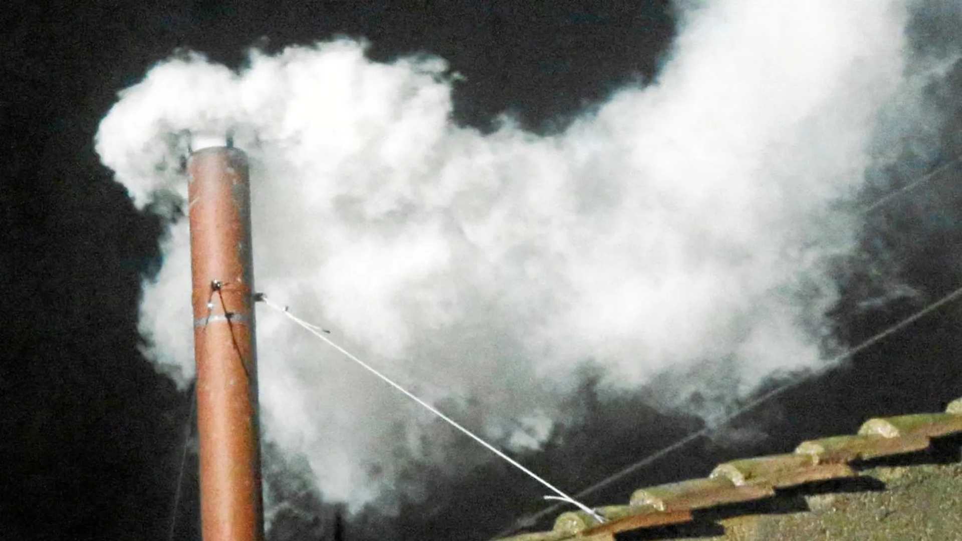 Cuando haya fumata blanca en el Vaticano, ¿cuál es el protocolo que sigue con elección de nuevo papa?