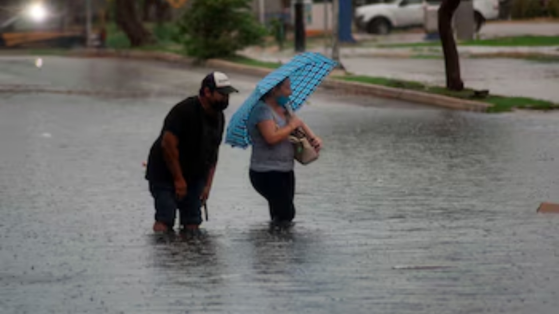 CENAOS vigila ondas tropicales que dejarían lluvias en estas zonas del país