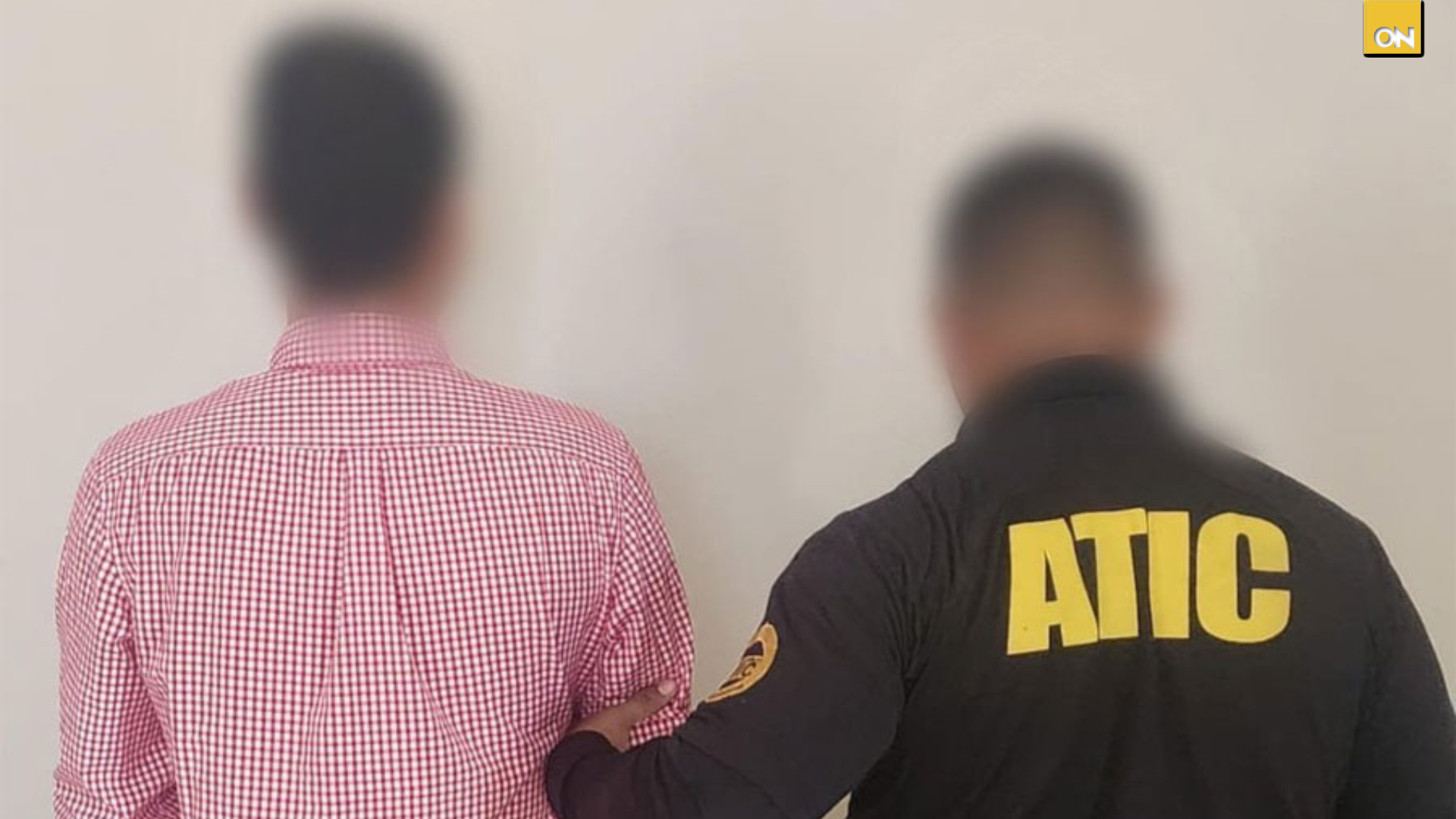 Fiscal extorsionaba a su mujer