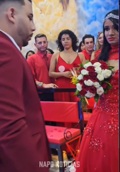 Novios de la boda luciferina