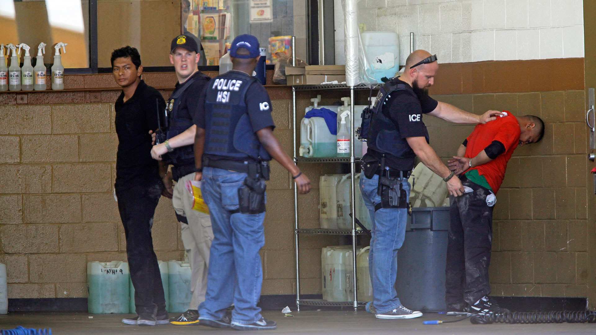 Redadas migratorias generan temor entre hondureños en Los Ángeles: al menos 11 detenidos