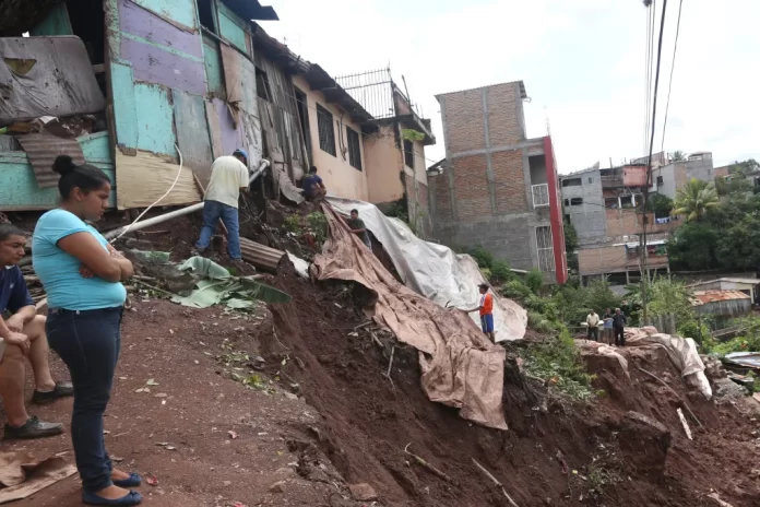 barrios de la capital en riesgo por lluvias constantes y posibles deslizamientos