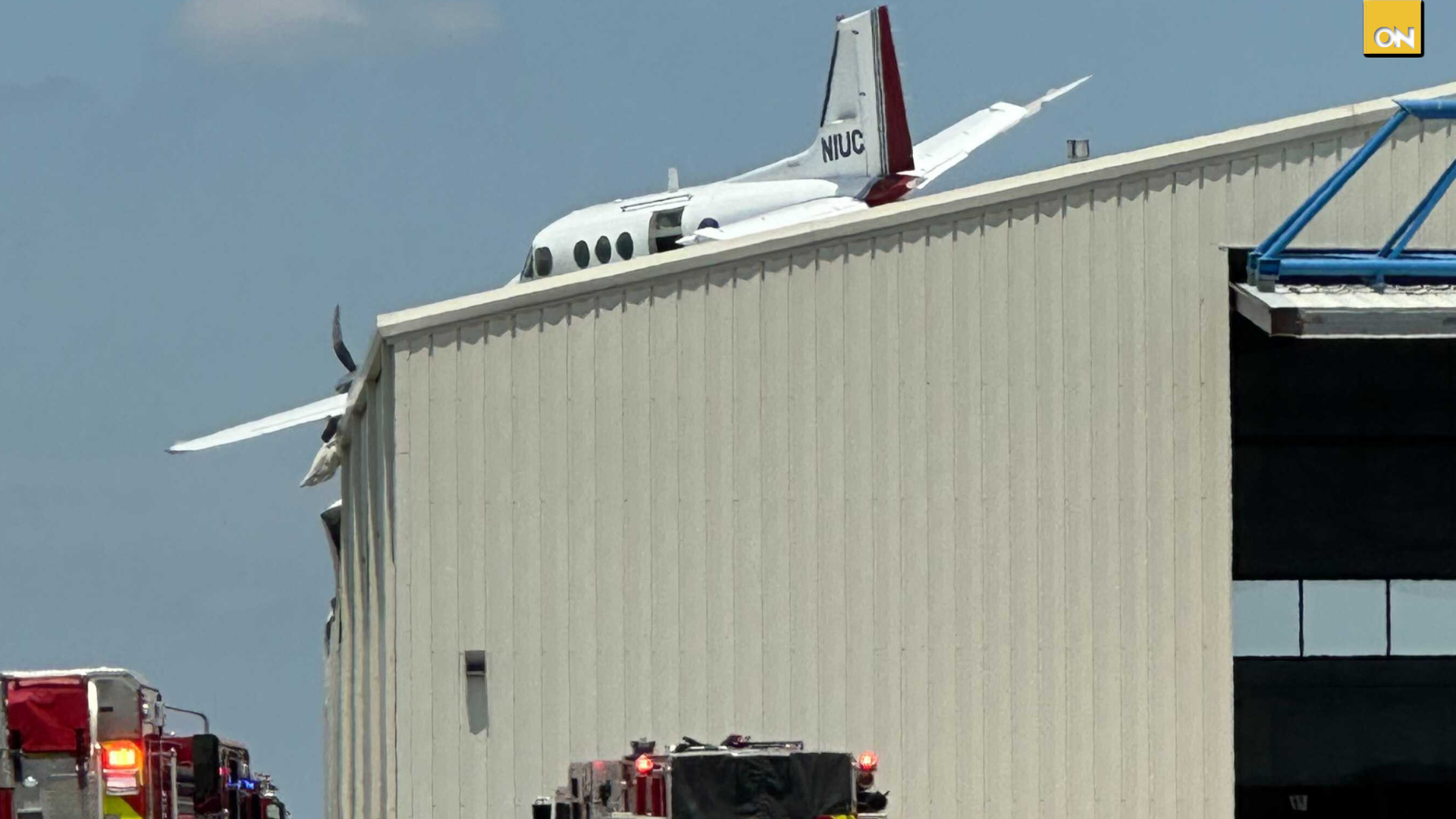 avión estrella hangar Kansas