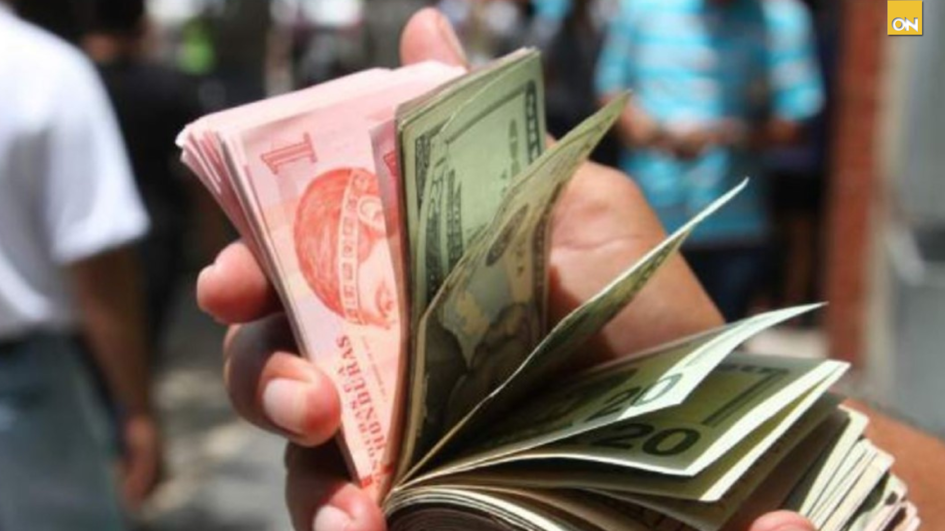 devaluación del lempira frente al dólar encarece la canasta básica y los servicios en Honduras