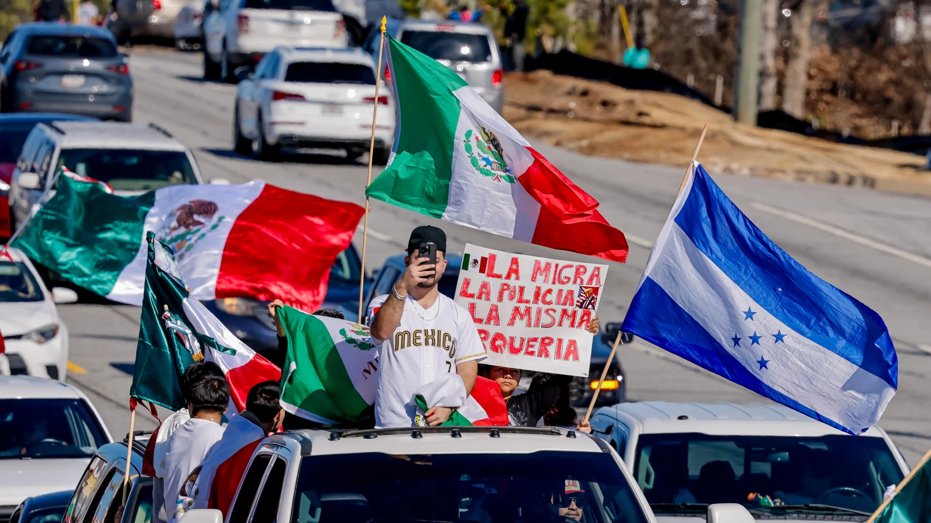 Atención honudreños en Estados Unidos: Este es el número de ayuda en caso de redadas migratorias