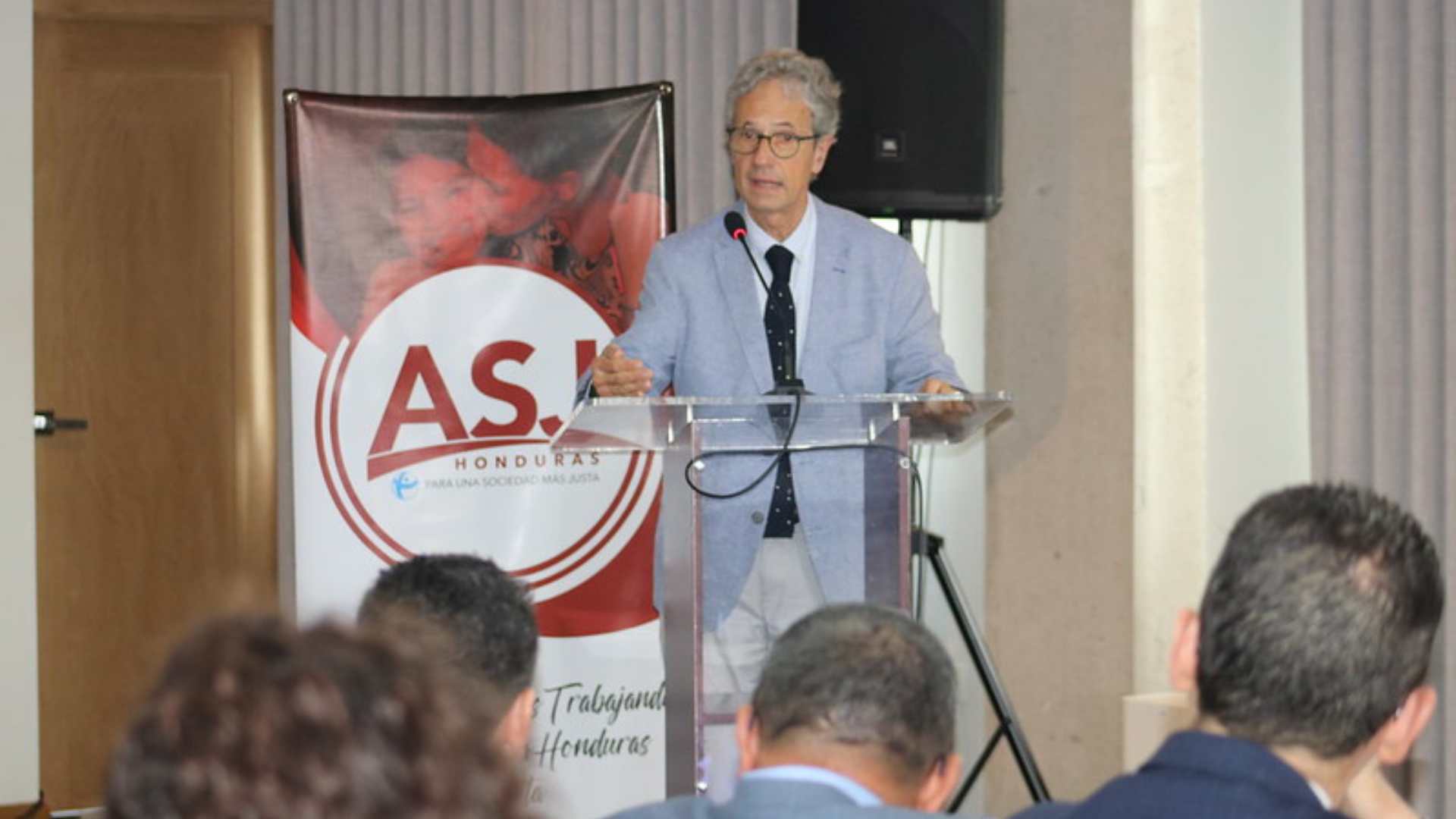 Transparencia Internacional se refiere a varios temas en Honduras