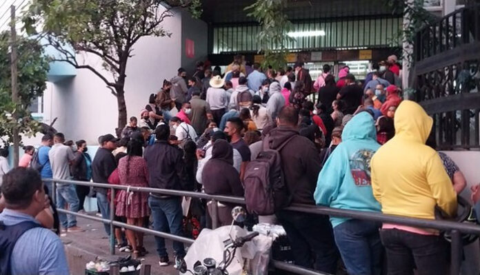 IHSS de La Granja abarrotado nuevamente por derechohabientes en busca de atención médica | Diario Paradigma