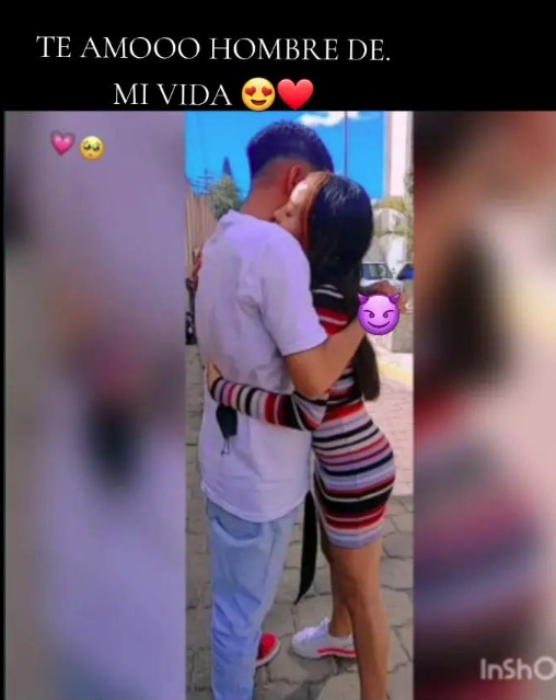 joven hondureña muestra los detalles que recibe desde La Tolva