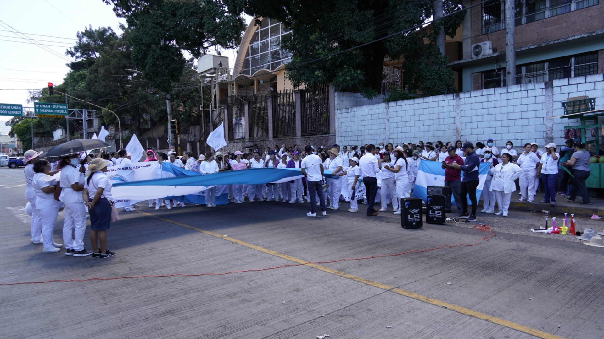 Enfermeras auxiliares anuncian paro nacional por incumplimiento de acuerdos